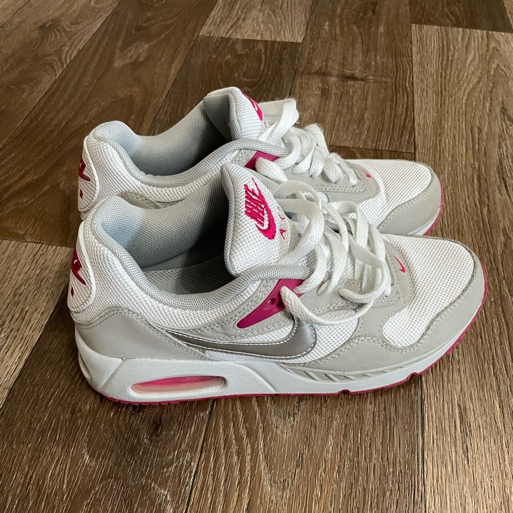 Gently Used. Nike's